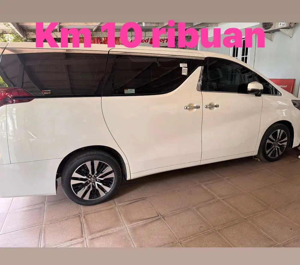 Toyota Alphard km 10 ribu 2021 Bensin