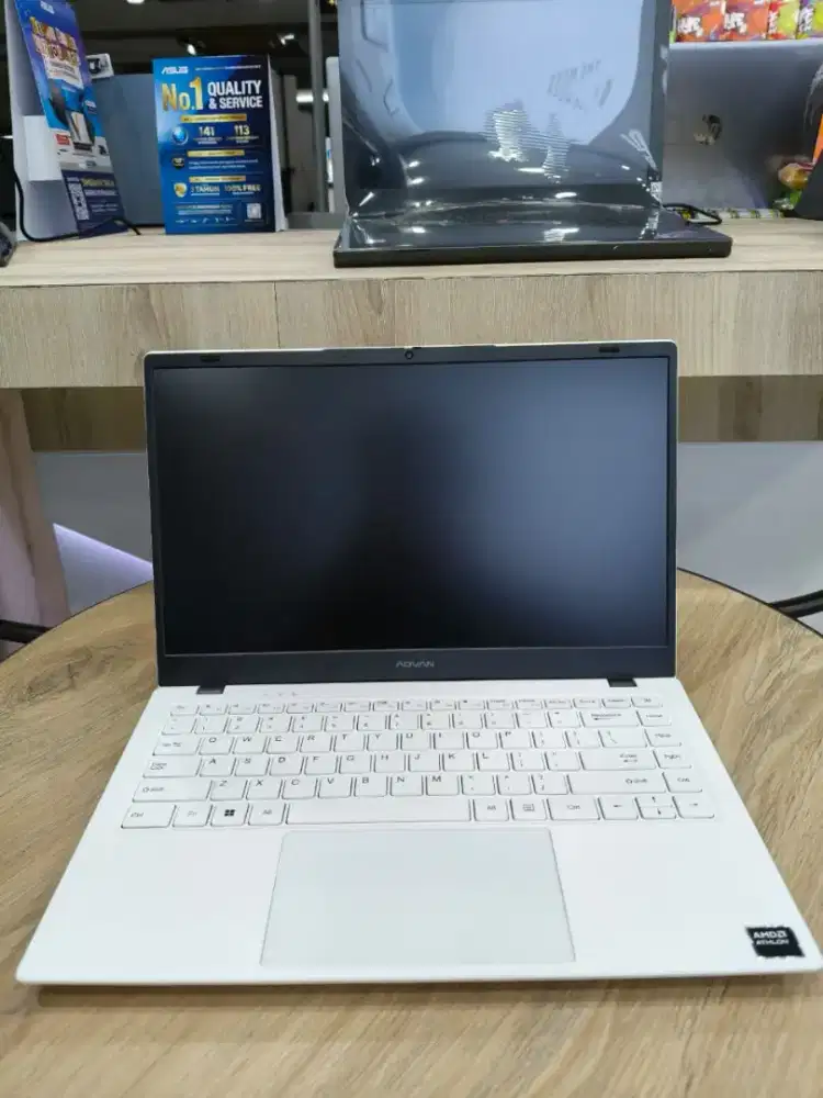 LAPTOP ADVAN UNTUK ADMIN & PELAJAR