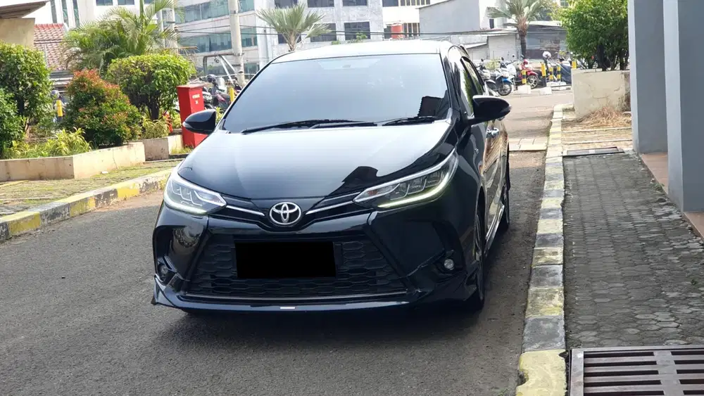 Km 38rb toyota yaris s cvt gr sport 2021 hitam matic