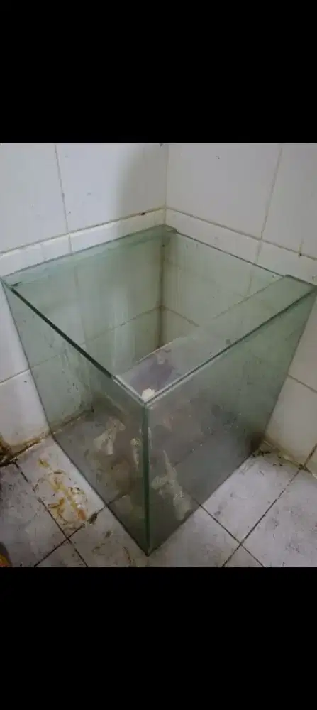 Dijual Aquarium uk30*30*35 cm include pompa celup include pompa celup