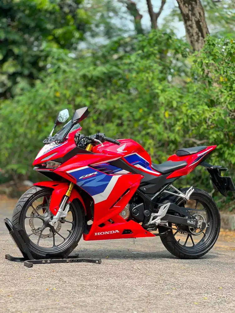 HONDA NEW CBR150R TRICOLOR 2023 KM 3K PAJAK PANJANG LIKE NEW