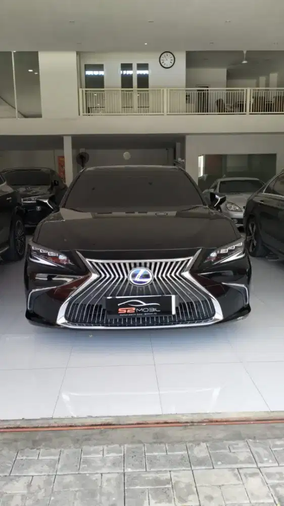 LEXUS ES300H 2020 MEWAH ELEGANT