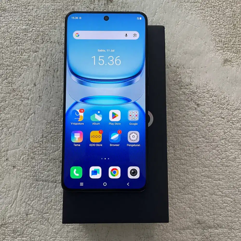 iQoo Z10R Warna Hitam 8/256GB