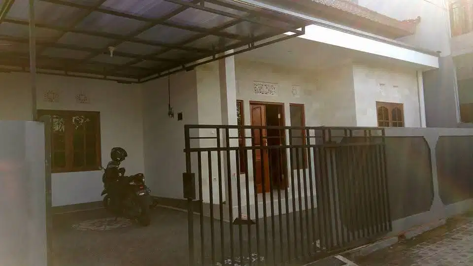 Disewakan Rumah Tahunan