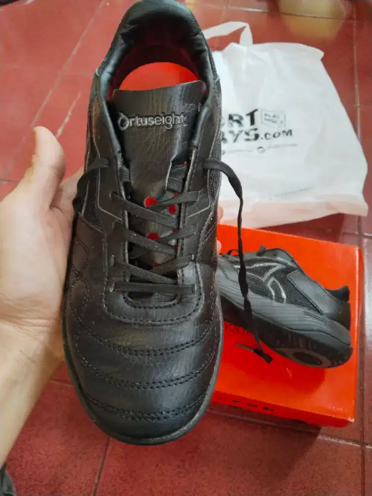 Sepatu futsal ortuseight original