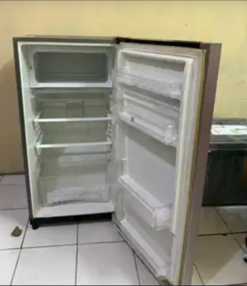 Kulkas Polytron 1 pintu Normal dingin