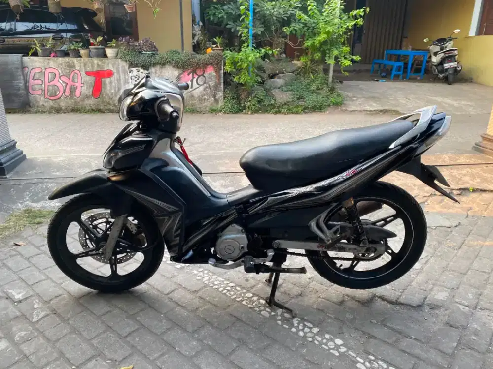 Jupiter Z THN 2010 plat AB sleman