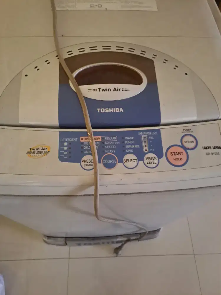 Mesin cuci Toshiba otomatis