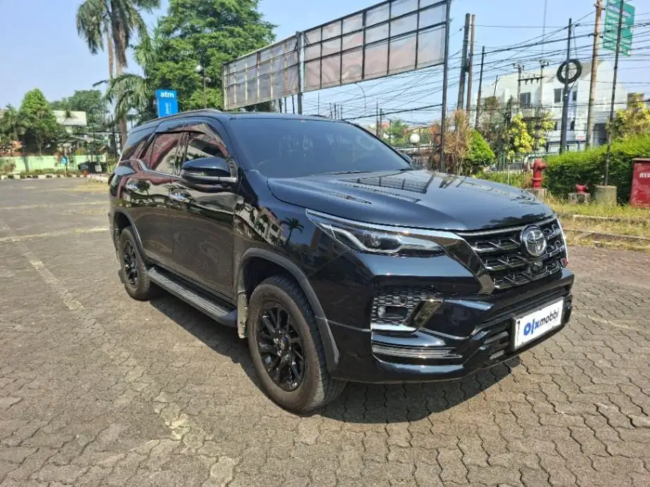 Toyota Fortuner 2.8 VRZ GR Sport AT 2024 Hitam