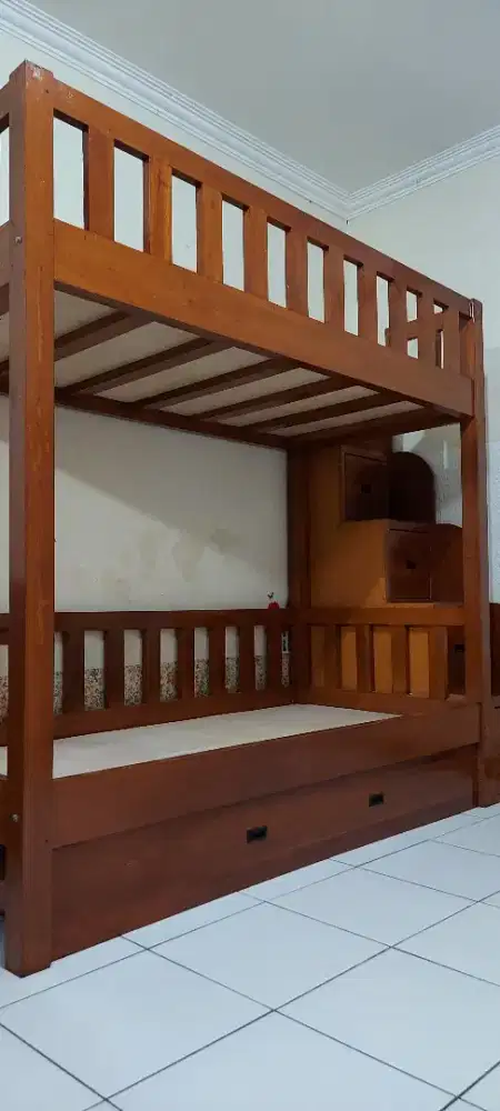 Ranjang Tingkat Anak