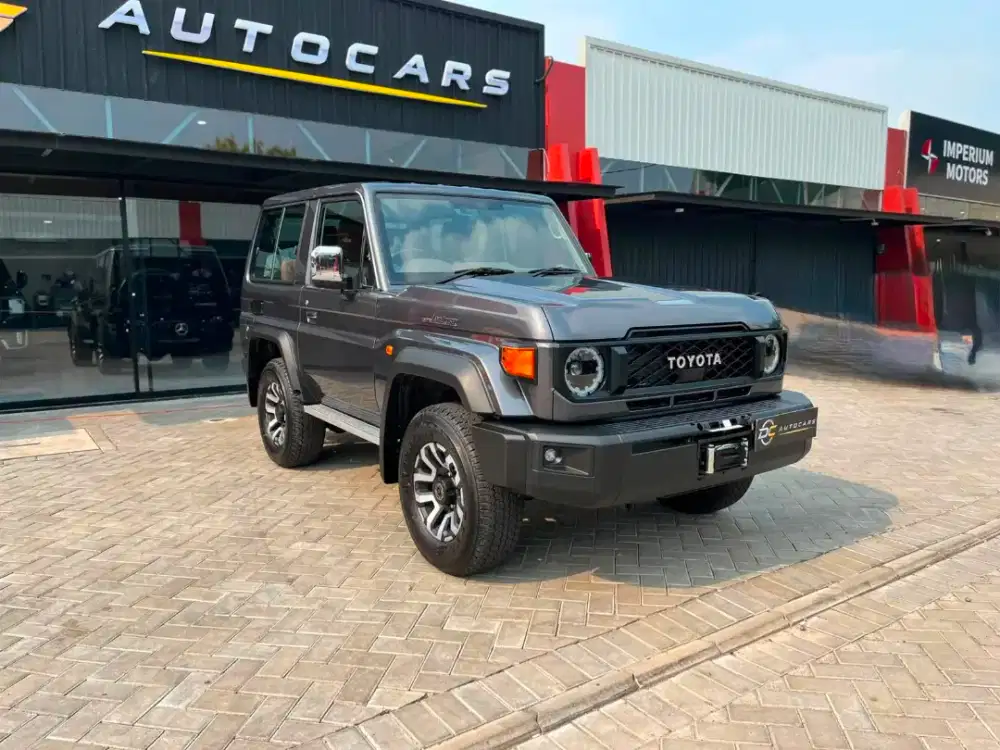 Toyota Land Cruiser 70 LX 3DR Nik 2025