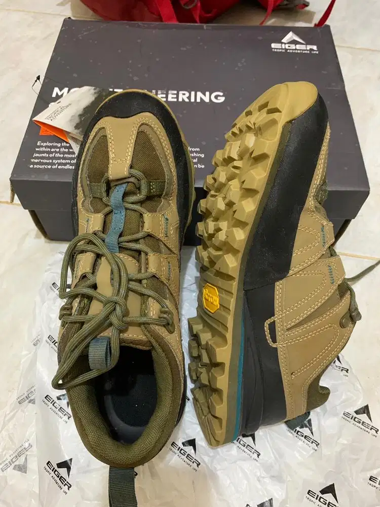 SEPATU GUNUNG EIGER STINGRAY 1.0 LOW CUT SHOES - Khaki 39