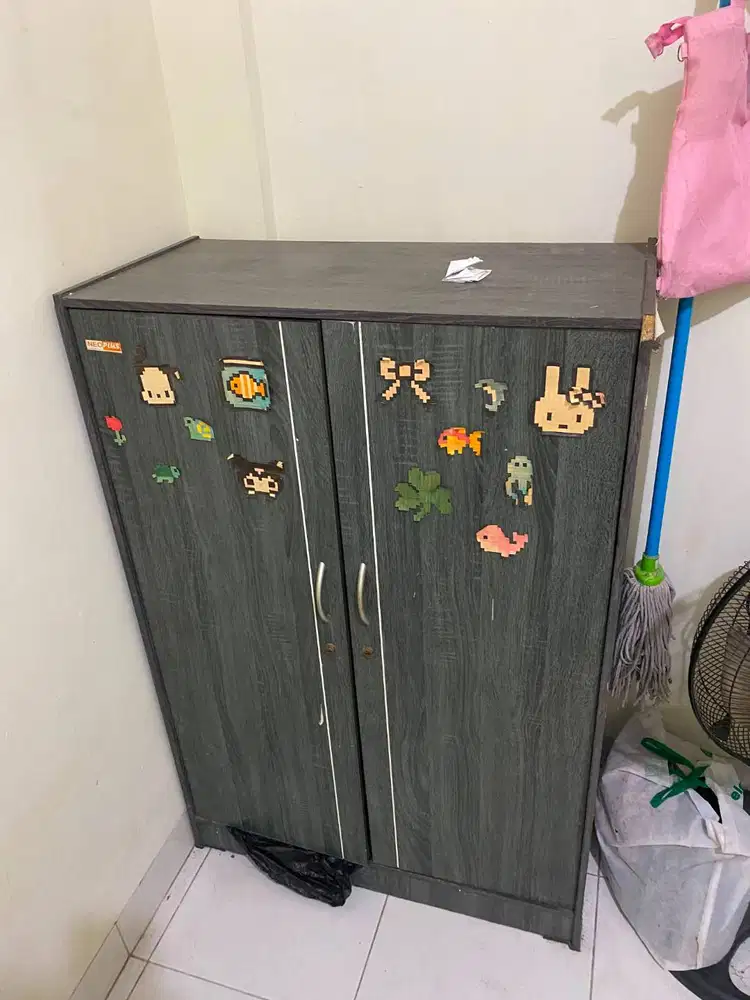 Lemari 2 pintu bekas dari kosan