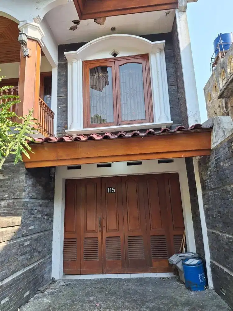 Rumah Semi Furnished, sayap Dago