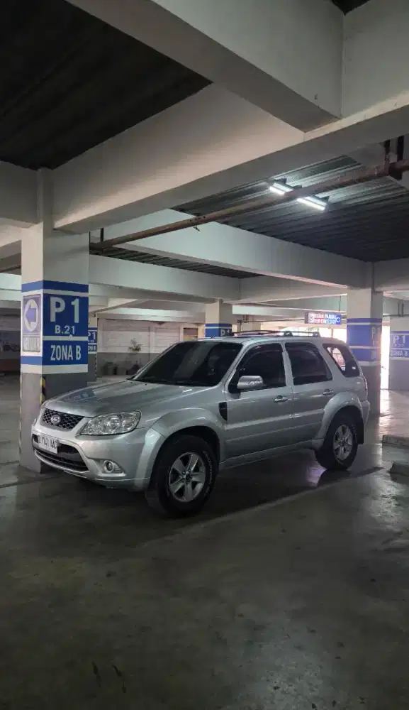 Jual santai Ford Escape 2.3 XLT