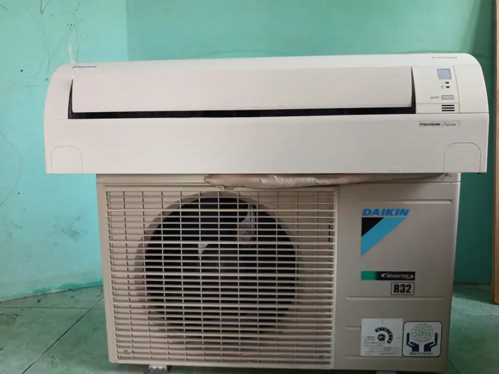 Dijual AC Daikin Inverter 1/2 PK
