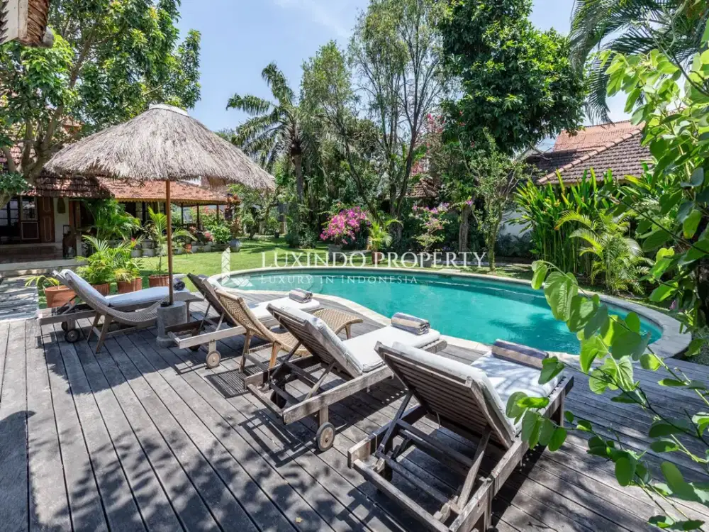 DISEWAKAN TAHUNAN VILLA DENGAN 5 KAMAR TIDUR DI KEROBOKAN - Thumbnail 3