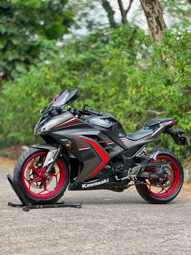 KAWASAKI NINJA 250 FI OLD ABS LTD GREY 2017 KM LOW PAJAK HIDUP MULUS