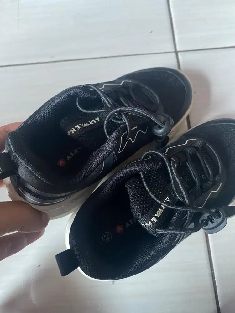 Sepatu anak airwalk