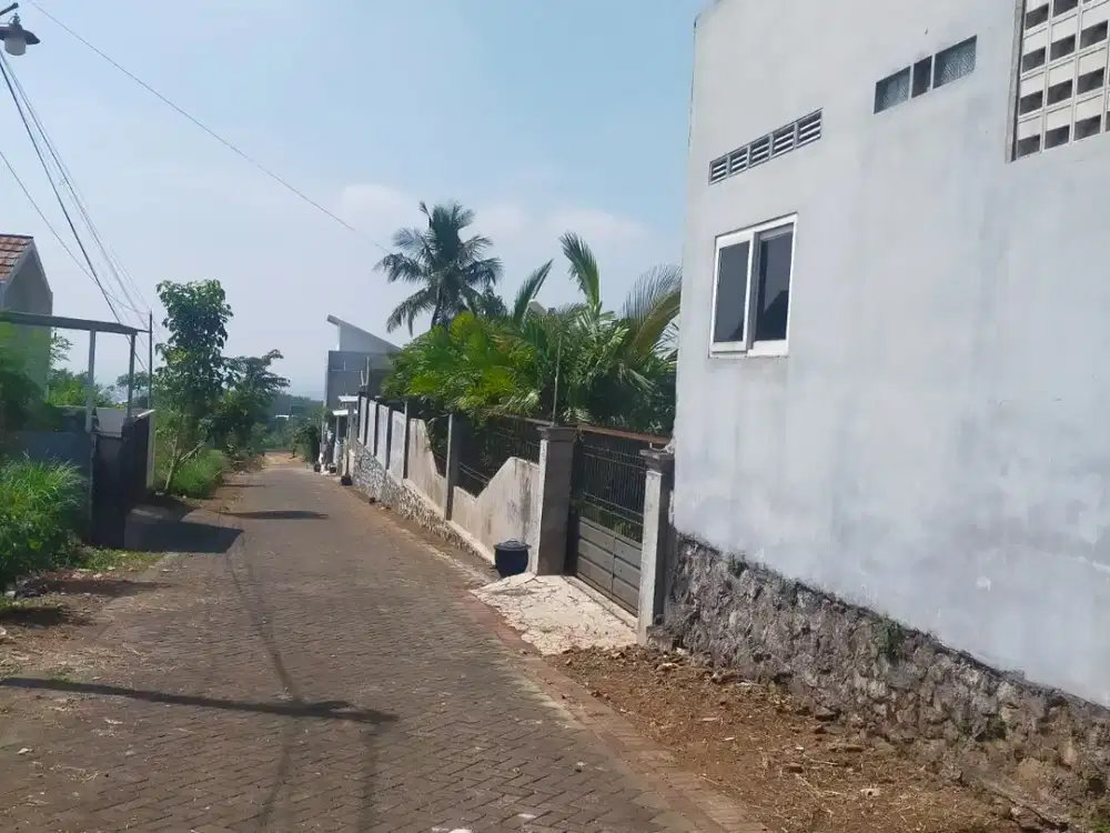 Cocok Dibangun Kos Kosan 5 Menit Kampus UMM Malang Akses 2 Mobil SHM Split