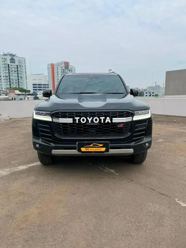 Toyota LandCruiser GR-S 2024