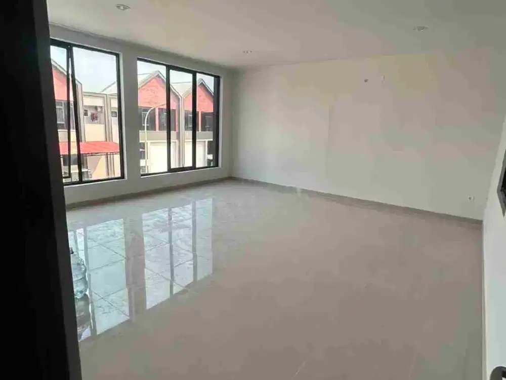 Disewakan Gudang Bizpark 2 Lantai Daerah PIK2