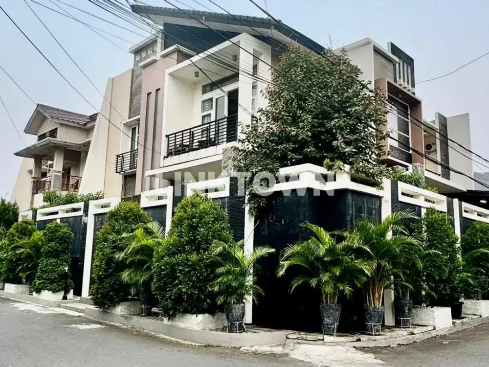 RUMAH MEWAH Jakarta Siap Huni 2 Lantai