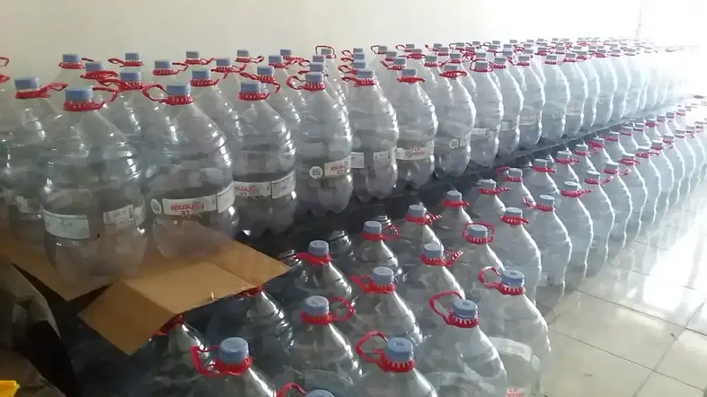 Galon Botol Kosong Bekas Le Mineral Minerale Bagus Utuh Dan Lengkap