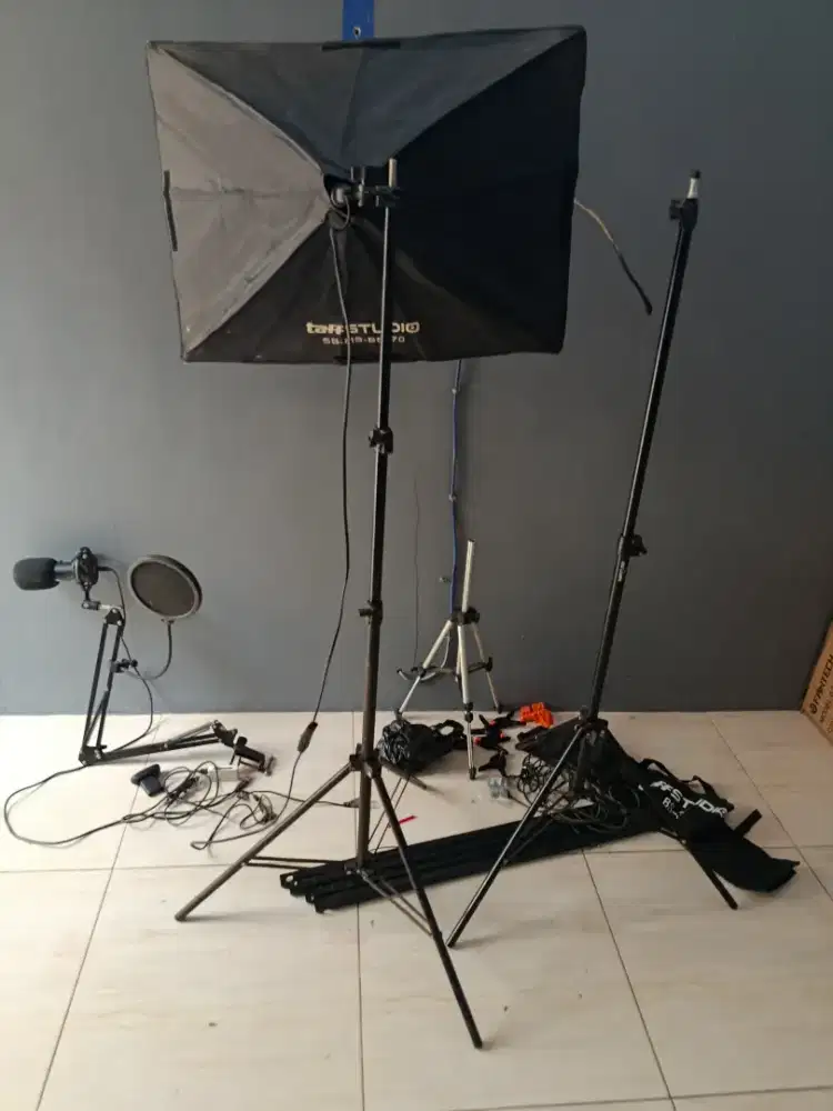 Perlengkapan studio taffstudio bs 300 + sb-ms-b5070 + wt 803+ sades