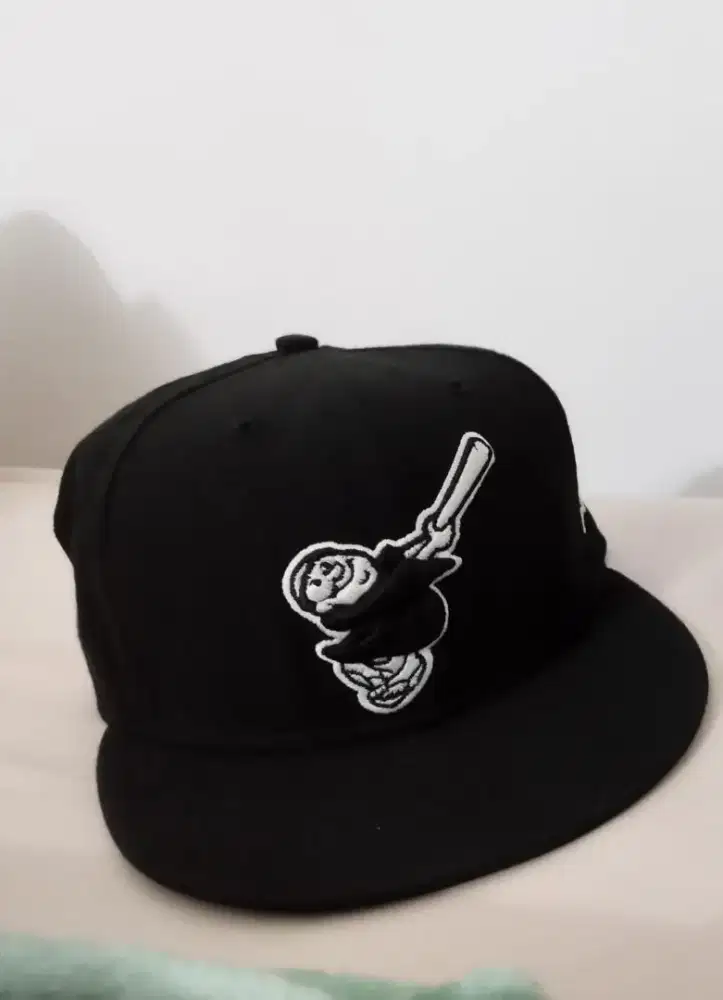 Topi new era warna hitam