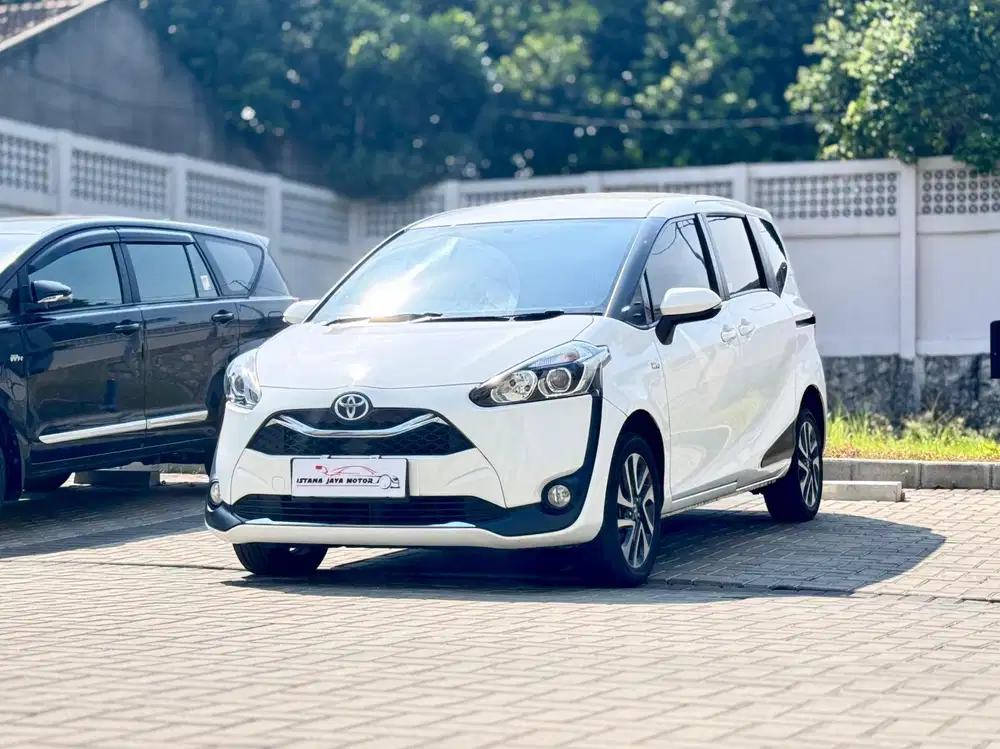 Toyota Sienta V AT 2020