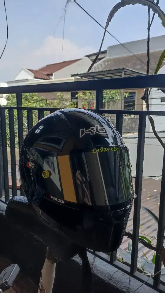 Dijual Cepat Helm KBC Hitam Glossy