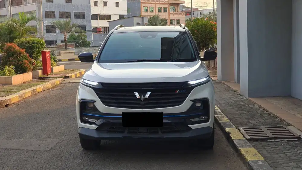 Wuling Almaz RS Pro Hybrid 2.0 Panoramic Dual Tone 2022 Like New Recor