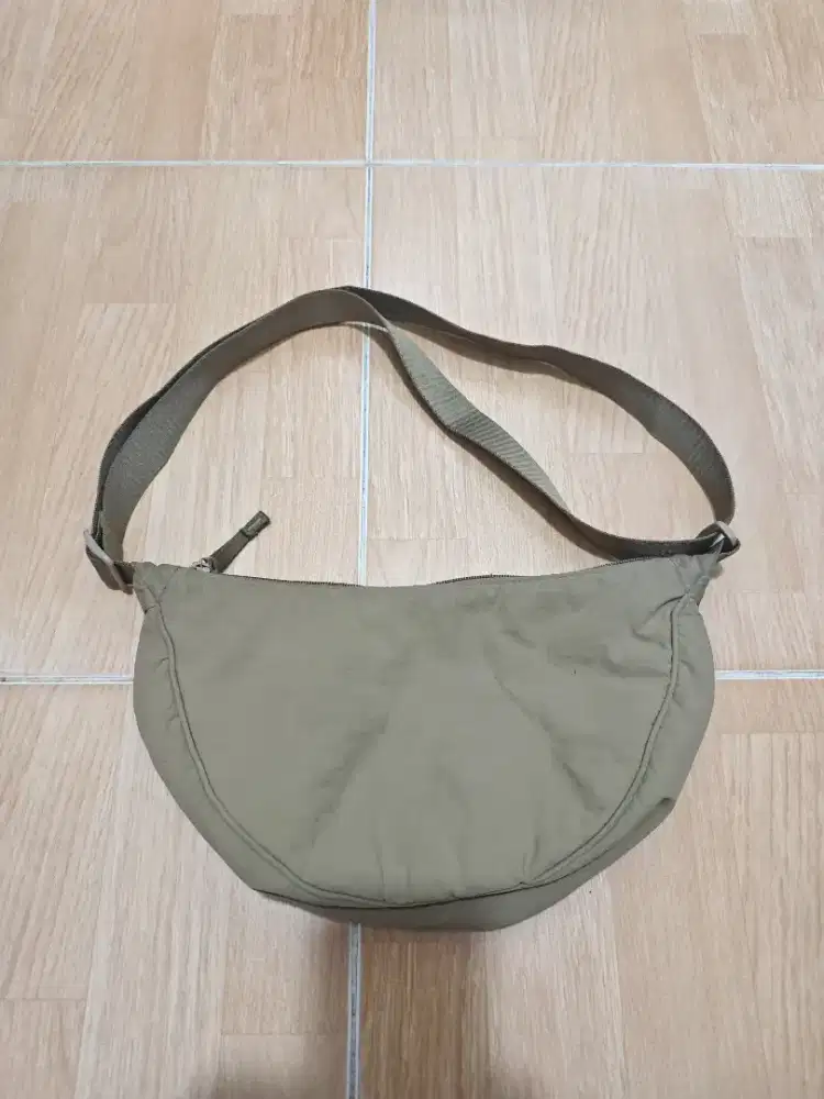 Tas Uniglo bumbag