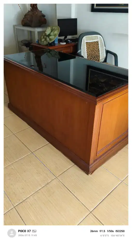 1 set meja kerja