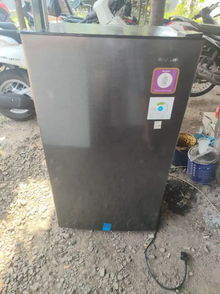 Kulkas Sharp 1 pintu mulus normal