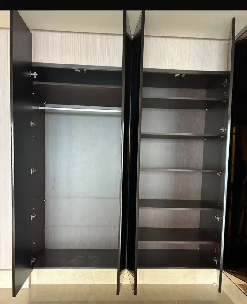 Lemari kaca 4 pintu bevell glass brown
