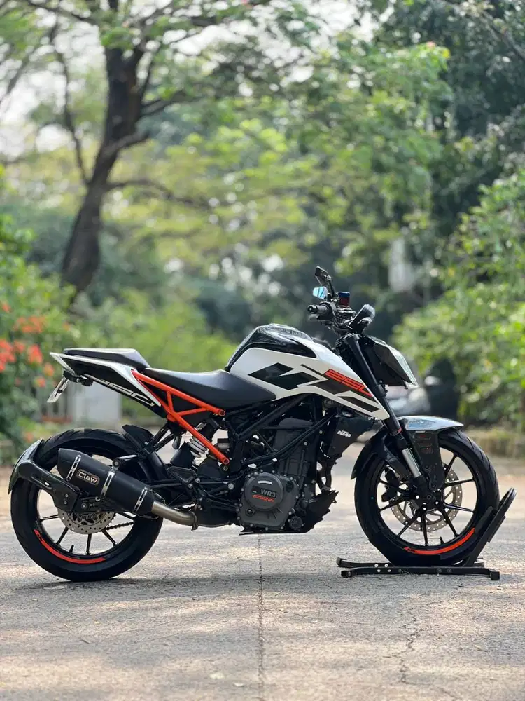 KTM DUKE 250 ABS 2020 PUTIH KM RENDAH PAJAK PANJANG SUPER GRESS