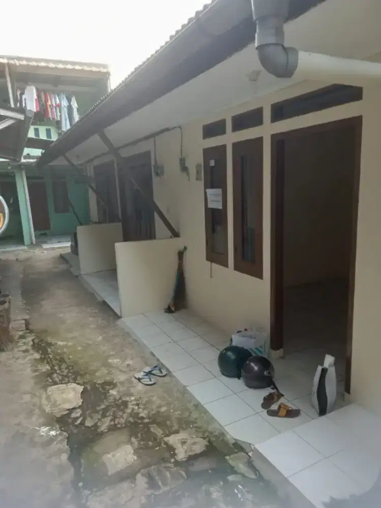 Rumah Kontrakan di Cirendeu