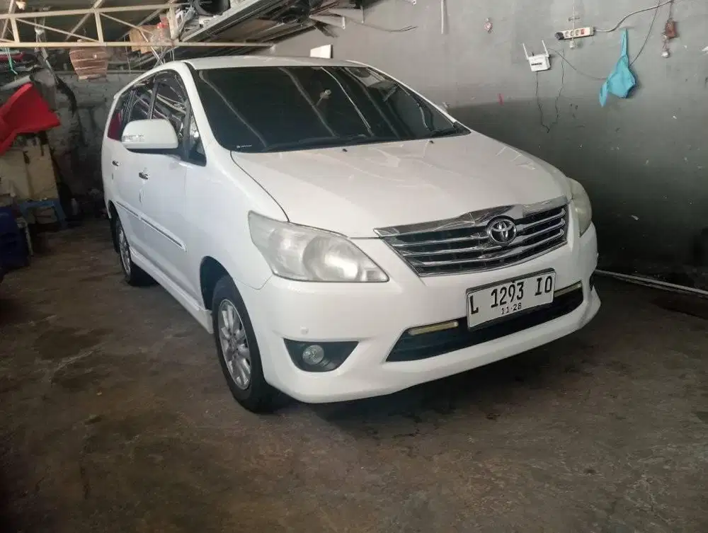 Innova bensin V AT thn 2013