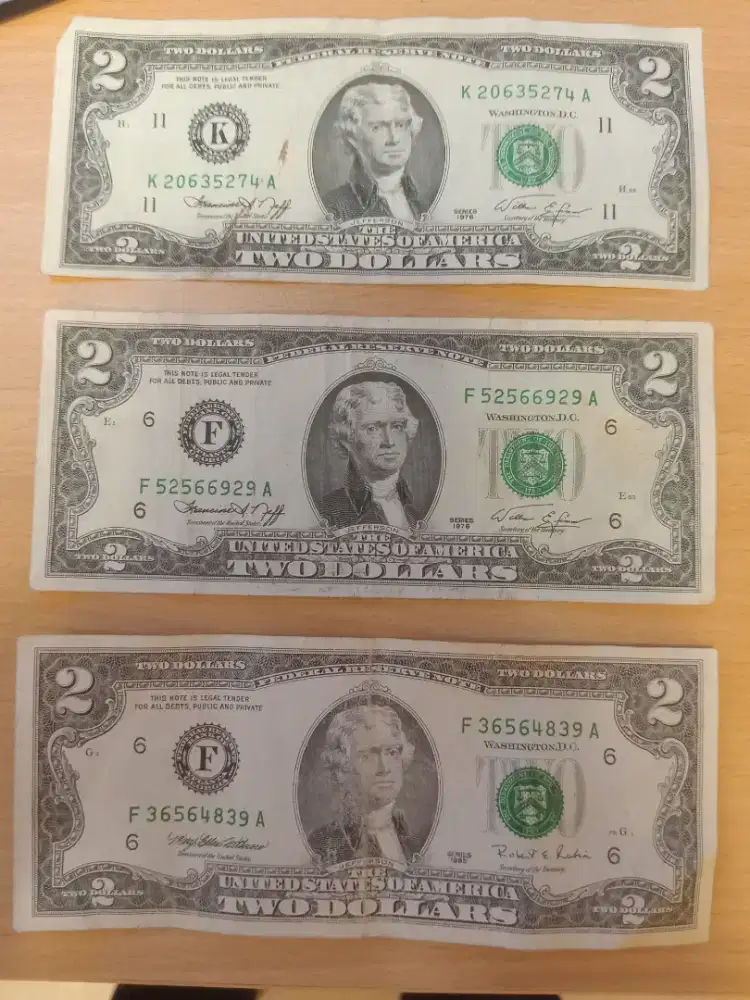 Dijual uang kertas dollar