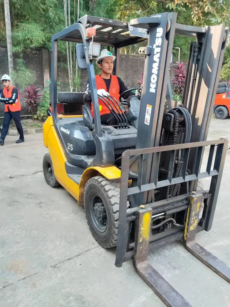 PELATIHAN SERTIFIKASI KEMNAKER RI - OPERATOR FORKLIFT (04-06 AGUSTUS)