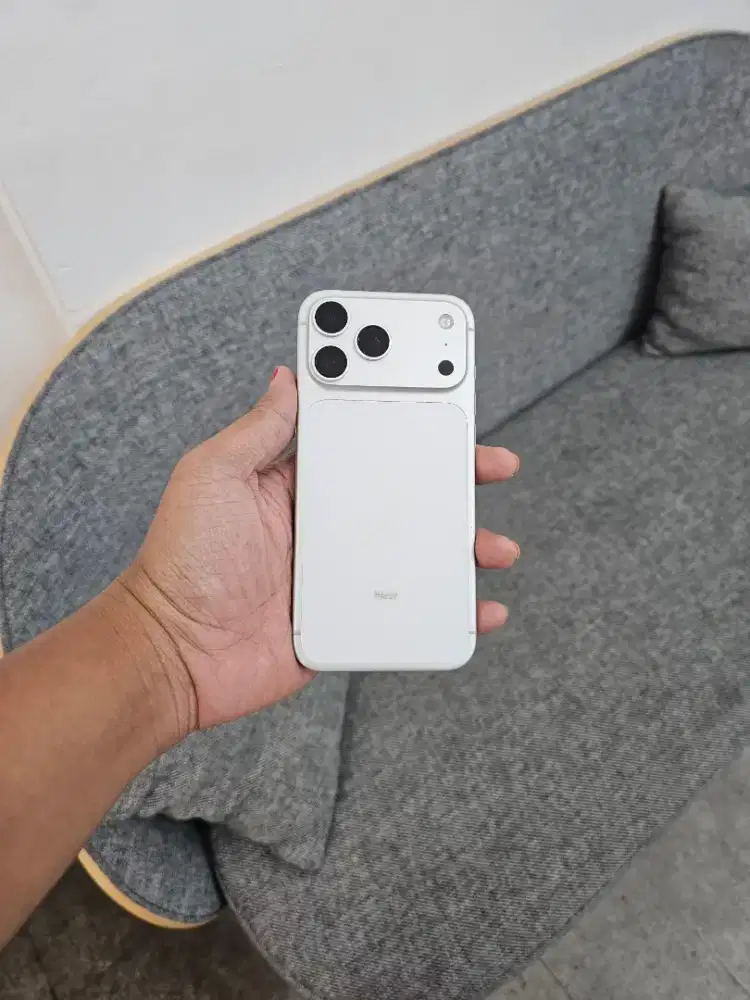 iPhone 17 ProMax 512GB SILVER - iBox (Mei 2027)