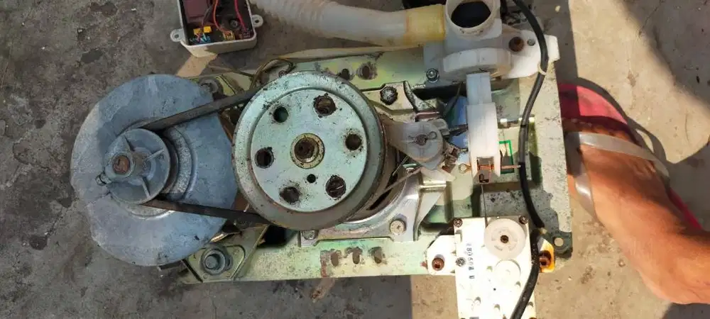MESIN CUCI COPOTAN MERK MIDEA + ELECTRICnya