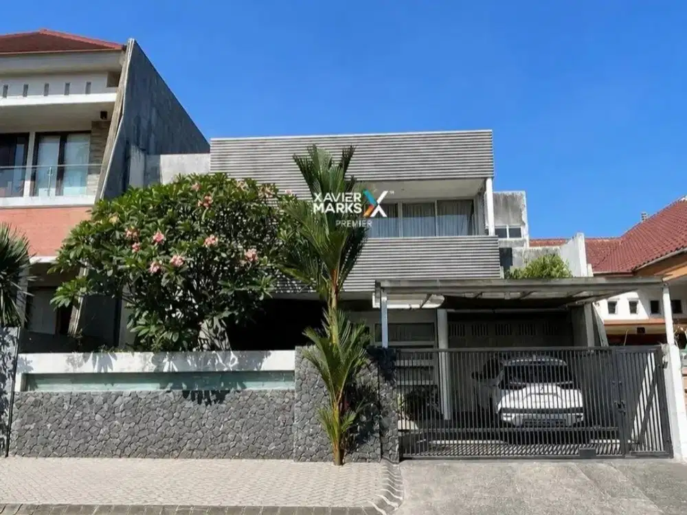 Dijual Rumah Mewah Terawat One Gate System di Istana Dieng Malang