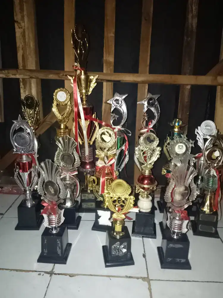 piala thropy untuk acara perlombaan dll nego