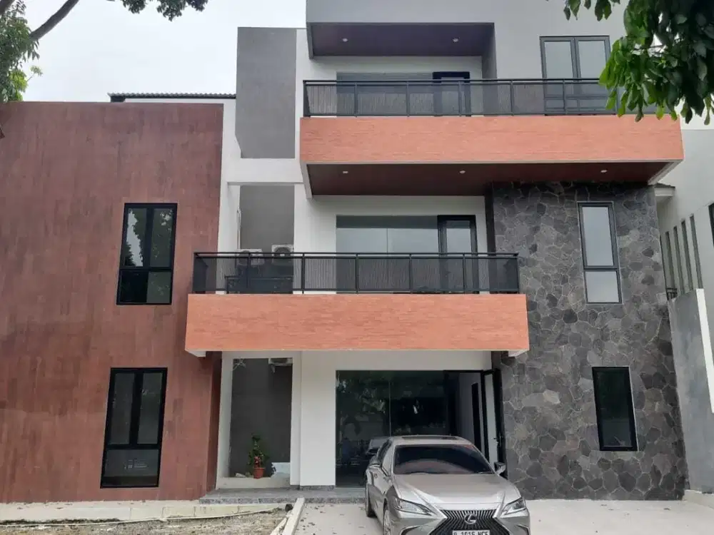 Rumah Baru Sutera Palmyra Modern Classic 3 Lantai Di Alam Sutera