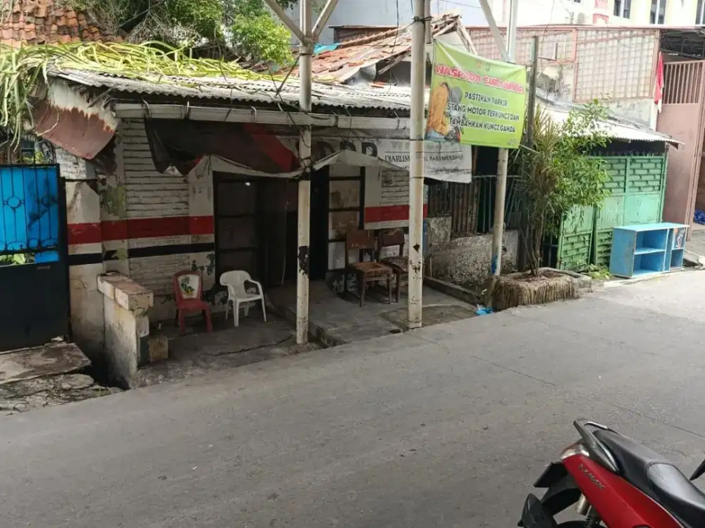 Dijual Rumah Tua jalan kebonjeruk satu sebrang Masjid Al-Barkah