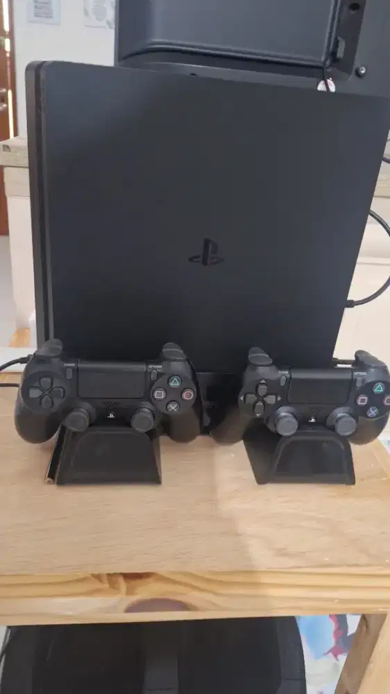 PS 4 SLIM ORIGINAL 2 STIK