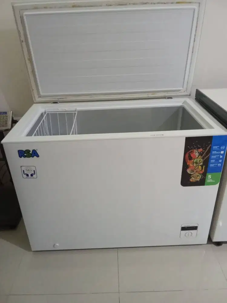Dijual Chest Freezer Second Merk RSA 300L
